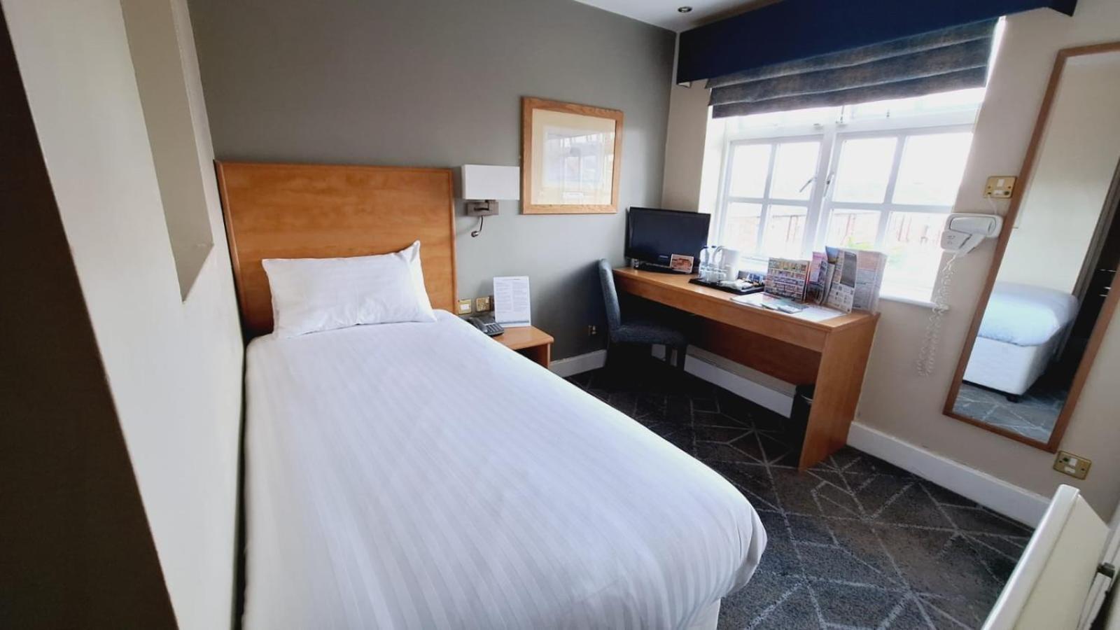 The Brocket Arms Wetherspoon Otel Wigan Dış mekan fotoğraf