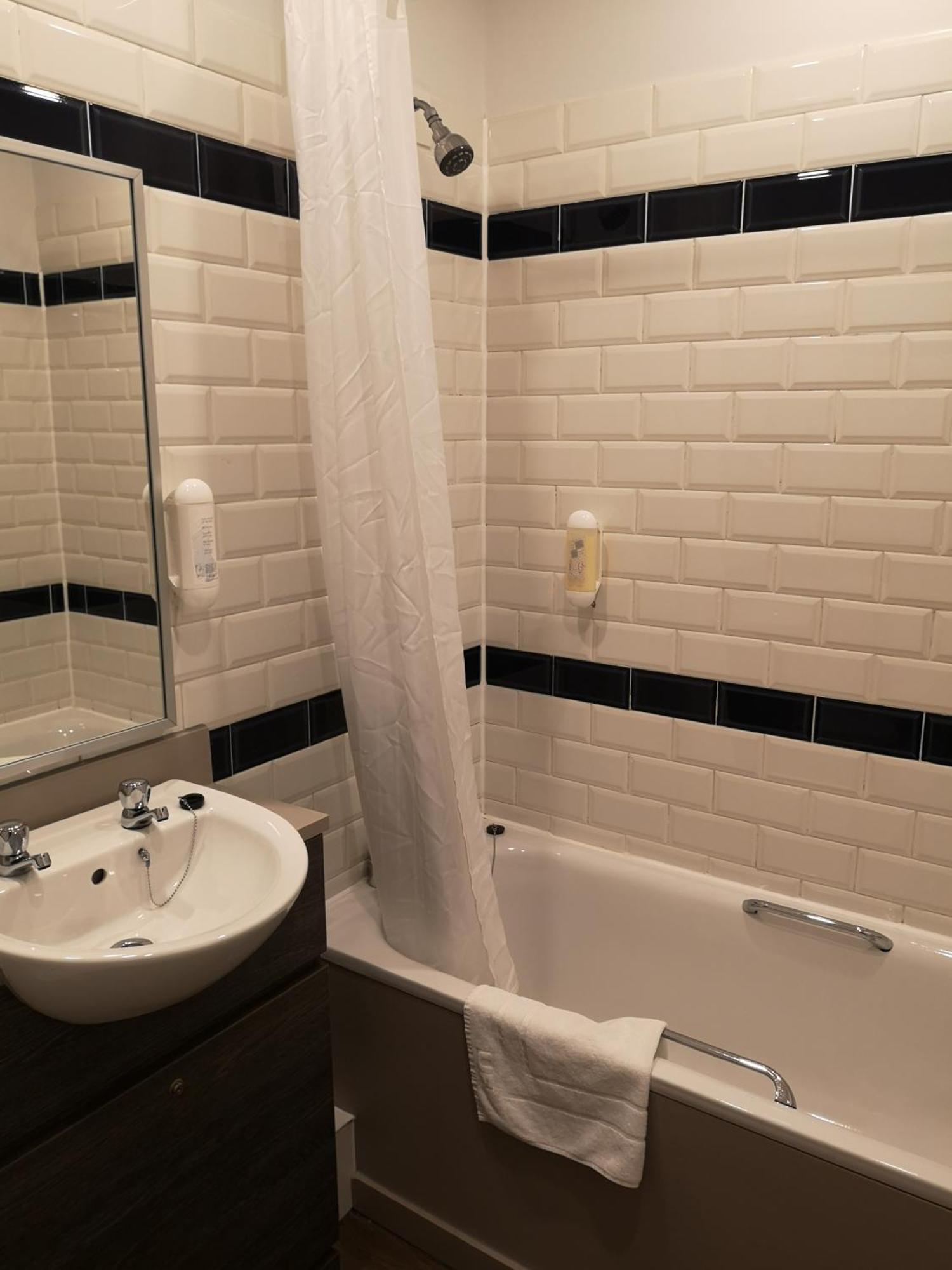 The Brocket Arms Wetherspoon Otel Wigan Dış mekan fotoğraf